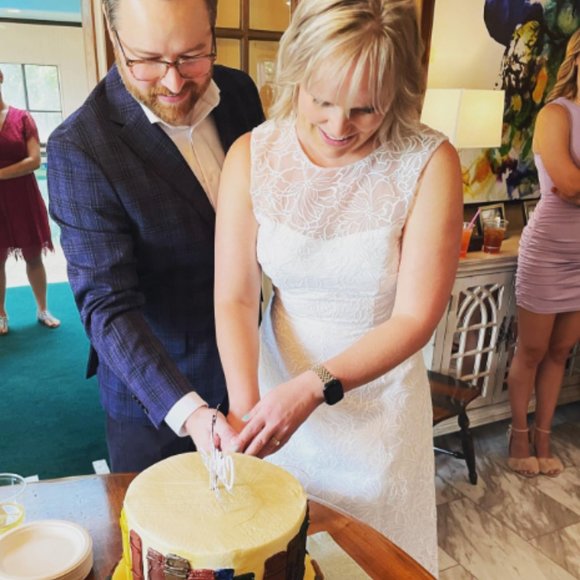 Kay Unger Wynonna Illusion Lace White Gown - Wedding/Reception Dress - Size 8 - Picture 2 of 10